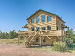 4 Acres and Mtn Views Cabin with Deck in Florissant