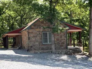 Cozy Turtle cabin @ Lake Tenkiller