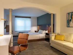 Comfort Inn & Suites Near Burke Mountain