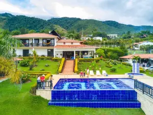 Finca Lago Calima with Excellent View