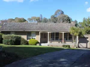 Australian Home Away at Doncaster Grange Park