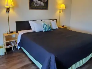 Cactus Inn and Suites