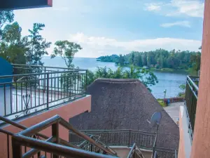 Luxury Suite with Balcony and Incredible View on the Water