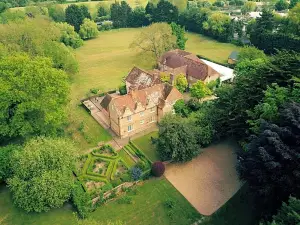 Howfield Manor Hotel