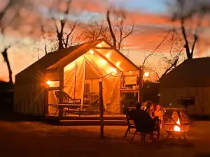 Son's River Ranch Glamping Cabin 12