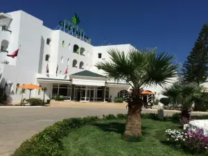 Daphne Miramar Club Hotel