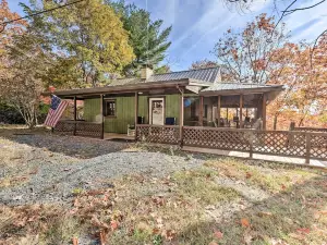 Cozy Getaway < 1 Mi to Cowans Gap State Park!