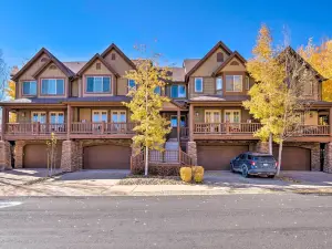 Lavish Jeremy Ranch Retreat - 6 Mi to the Canyons!
