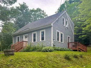 Gilford Home w/ Forest View, by Lake Winnepesaukee