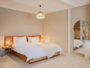 Yam Suites