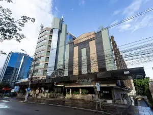 Master Porto Alegre Hotel - Av Carlos Gomes, Próximo ao Consulado Americano