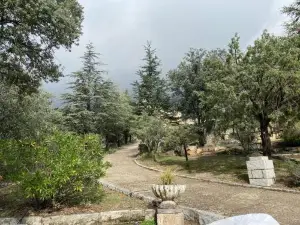 Magnífico Castillo Privado, Elevado en la Roca