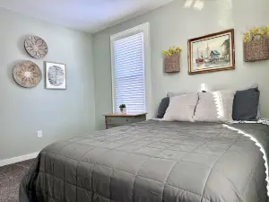 Three bedroom townhome, blocks from idyllic downtown