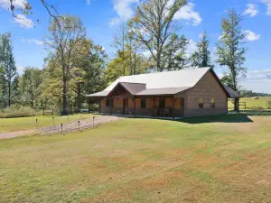 Brand New Secluded Cabin with Meadow Views