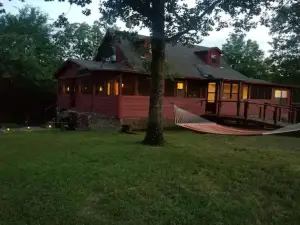 Salt Creek Cabin at Lake Tenkiller