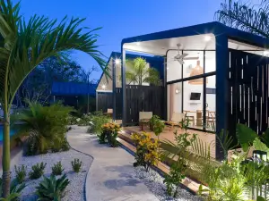 2 Favela Chic Tamarindo Bungalow Adults Only