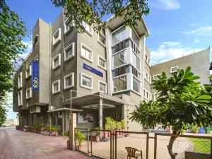 FabHotel Bee Town