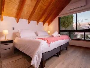 Lucky's Hostel