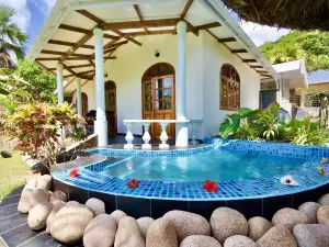 La Petite Maison and Sea Splash