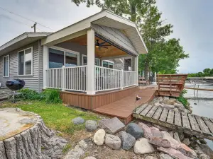 Anglers Cottage on Lake Cornelia Pets Welcome!