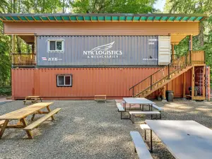 Unique Container Studio w/ Deck & Fire Pit!