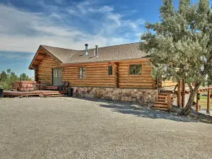 Exquisite Log Home with Lander Valley Views!