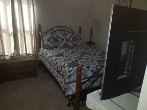 House By Lake 2 mins away