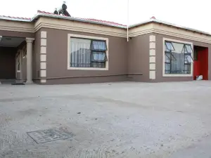 M n M Guesthouse in Turfloop Mankweng