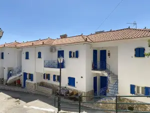 Matina Apartments Tyros