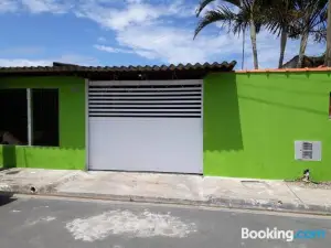Edícula - Casa de Hospedes - em Cananeia SP Com ar Condicionado