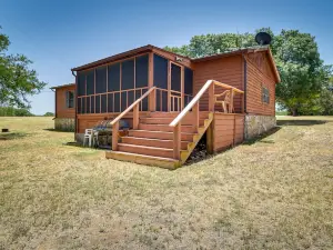 Pet-Friendly Texas Home w/ Screened-in Deck