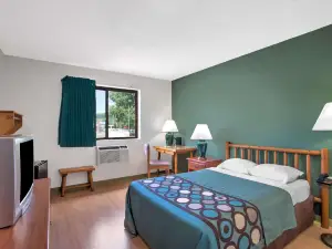 Super 8 by Wyndham Ticonderoga