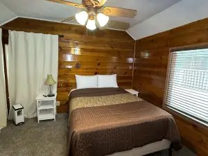 Crest Lodge Historic Mountain Inn