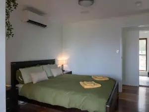 Serenity - Gold Coast Hinterland Getaway for a Couple, Family or Group