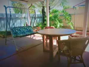 2Br House in West Lamington