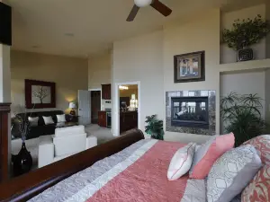 Luxurious Stay Spa Retreat - Private Hot+Cold Tubs, Steam Suite, Spa Services