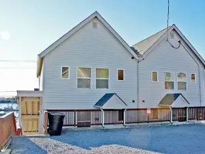 Comfort and Convenience in Downtown Sitka - Suite A