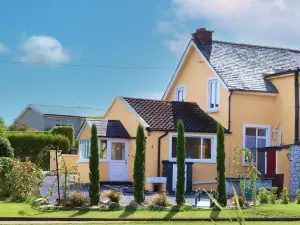 B&B and Self Catering Mon Petit Cottage