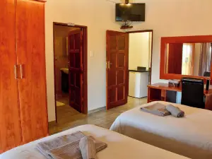 Lucca Lodge