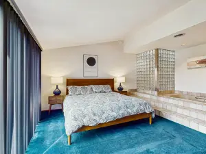 Ocean View Home with Private Hot Tub and Shared Pools and Saunas