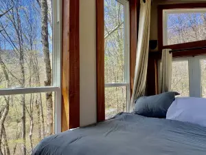 Eagle Ridge Treehouse