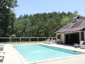 Luxury Lakefront Cottage w/ Kayaks and SUPs