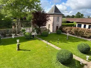 Le Château de Failloux, Chambres D hôtes,Piscine intérieure
