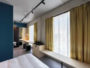 더 어반 호텔 몰로코