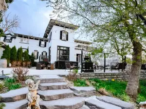 Maxwell Mansion Hotel