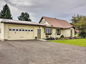 Farmhouse in Country Setting Near Gravity Hill