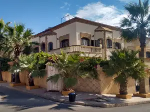 5 Bedroom Holiday Villa Yasmine, Perfect for Family Holidays, Near Beaches