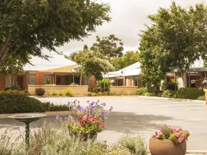 Strath Motel