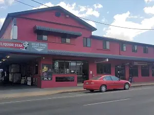 Sarina Hotel