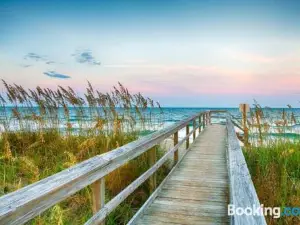 Booking Fast! Golf, Beach, and Relaxation! A Great Place for All!